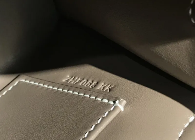 Hermes Kelly DanSe Leather Handbag in Taupe Model 16 - Image 7
