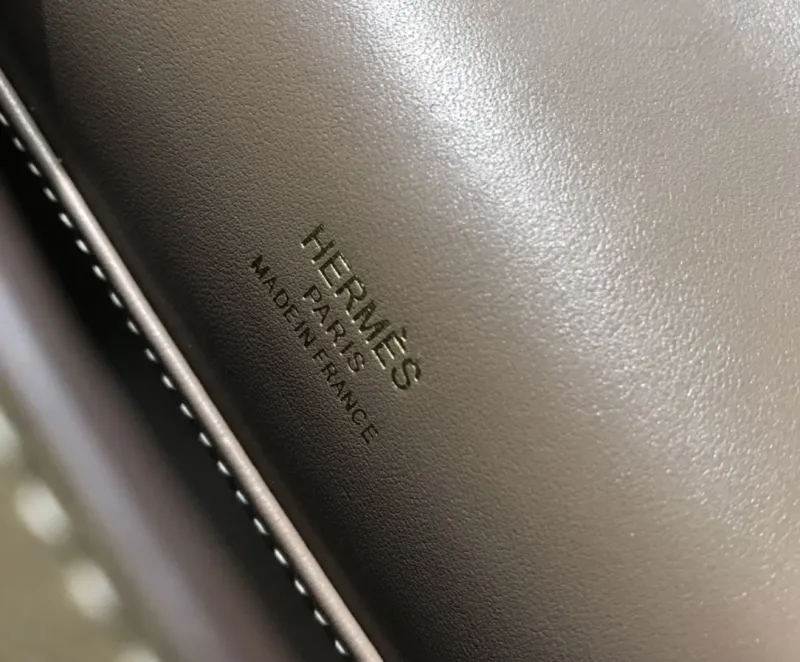 Hermes Kelly DanSe Leather Handbag in Taupe Model 16 - Image 8