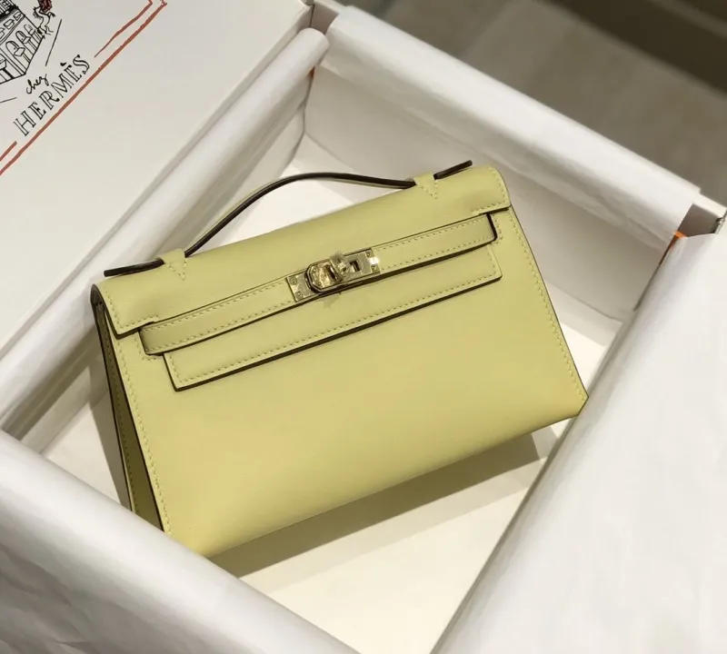 Hermes Pale Yellow Kelly DanSe Bag 25 - Image 3