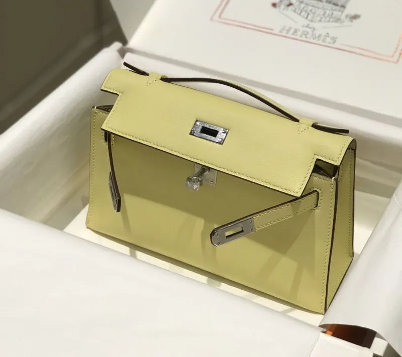 Hermes Kelly DanSe 26 Pale Yellow Leather Bag - Image 4