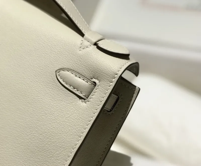 Hermes Kelly DanSe 33 Off-White Leather Handbag - Image 5
