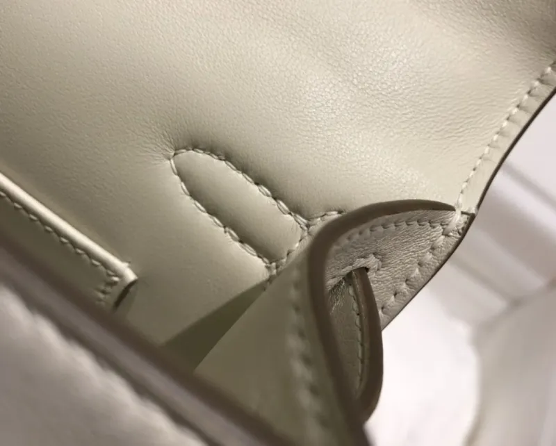 Hermes Kelly DanSe 33 Off-White Leather Handbag - Image 6