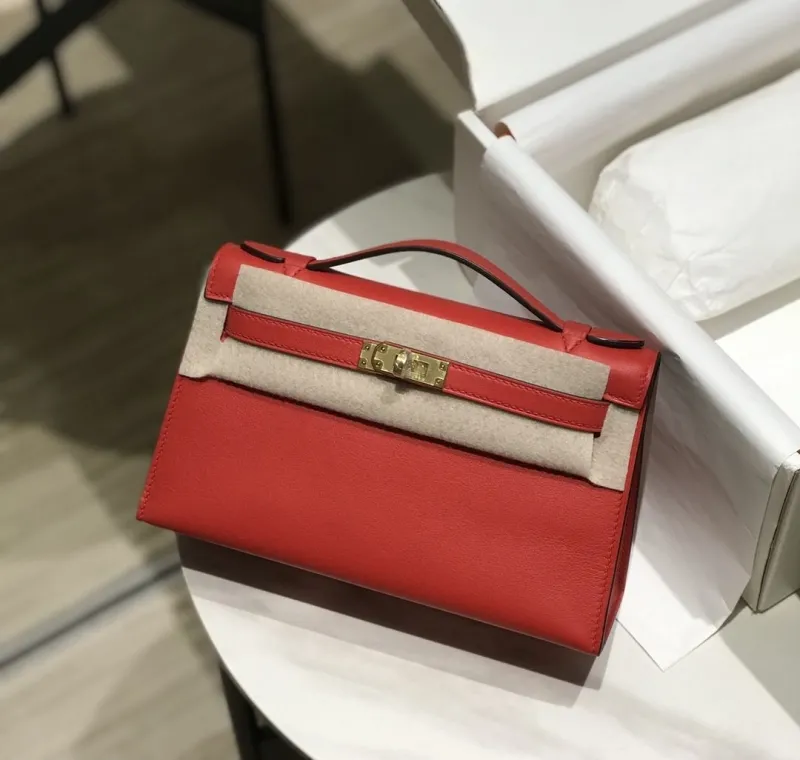 Hermes Red Kelly DanSe Handbag 37 - Image 3