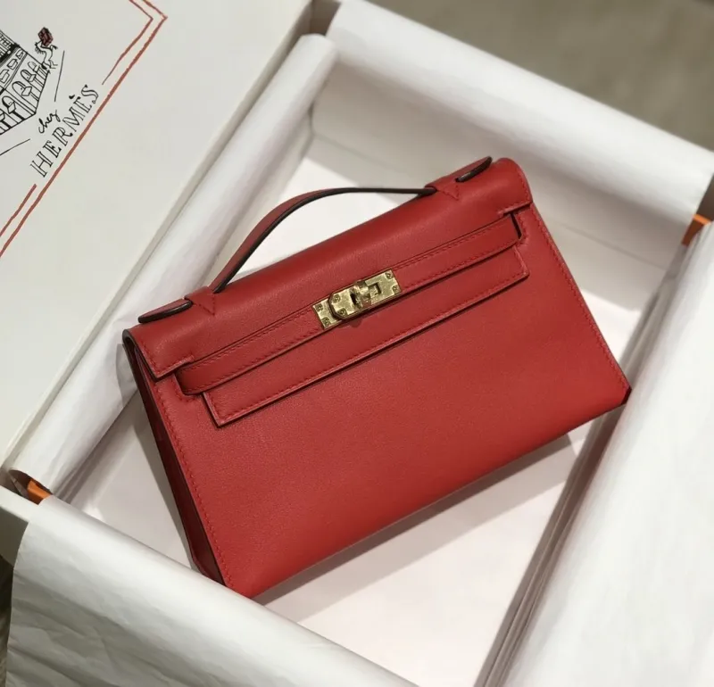 Hermes Red Kelly DanSe Handbag 37 - Image 4