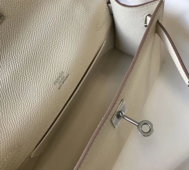 Hermes Kelly DanSe Cream Leather Handbag - Image 9