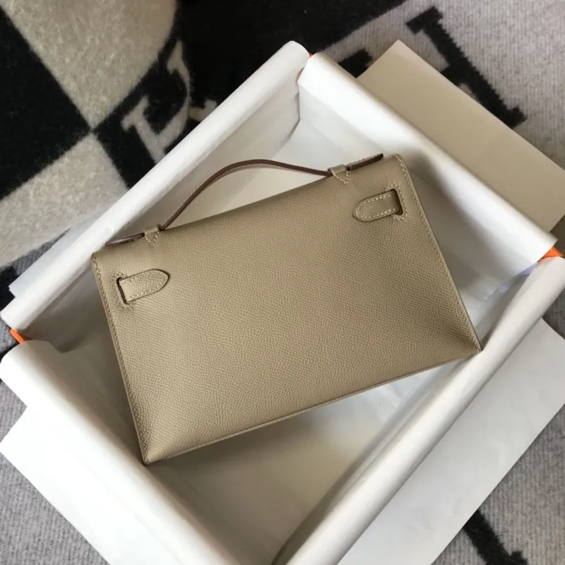 Alternative view of Hermes Kelly DanSe Beige Leather Handbag