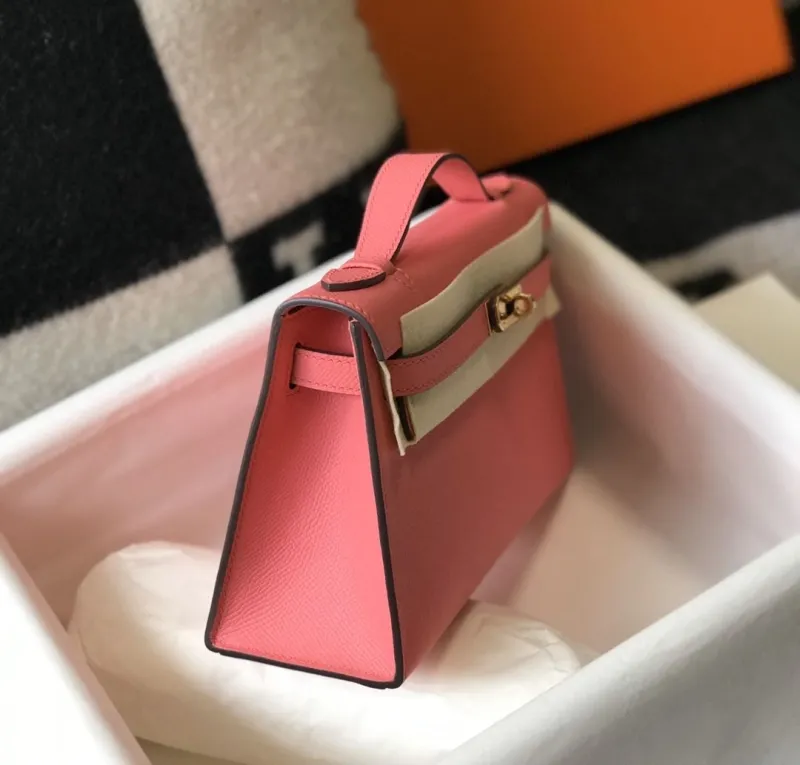 Hermes Pink Leather Kelly DanSe Handbag - Image 4