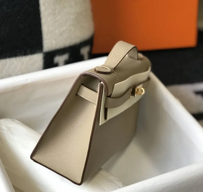Hermes Kelly DanSe Beige Leather Handbag - Image 5