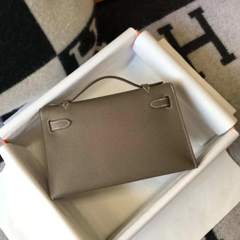 Alternative view of Hermes Kelly DanSe Gray Leather Handbag