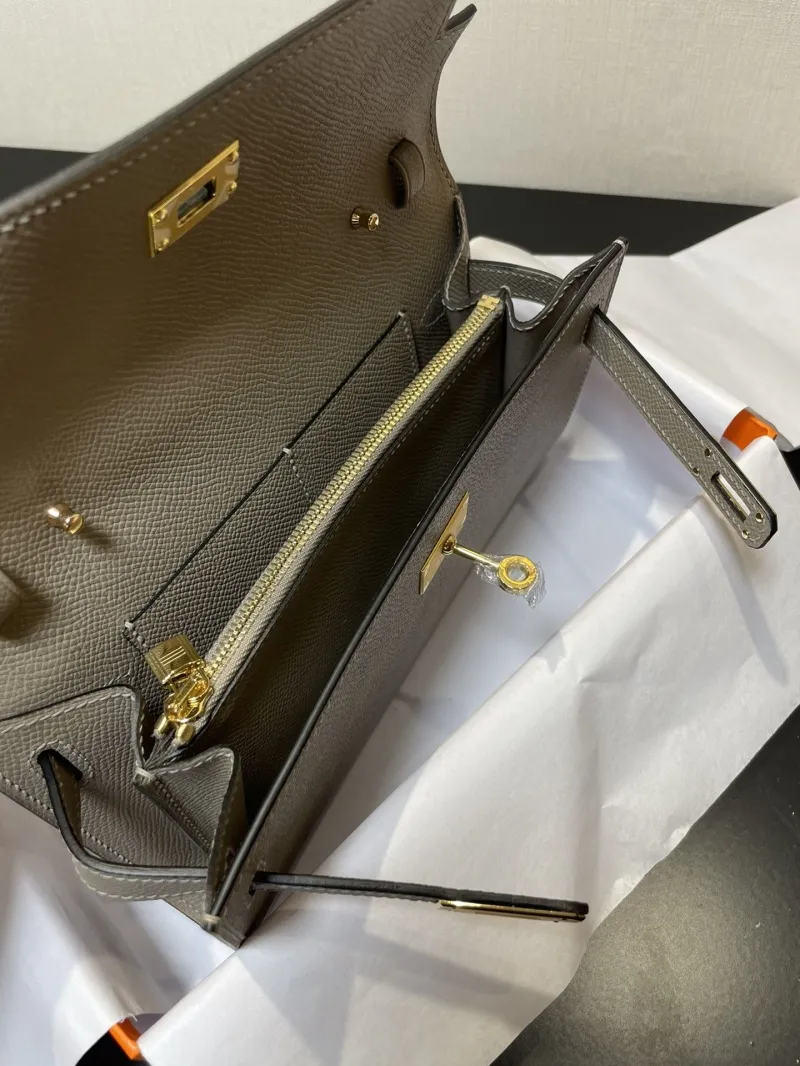 Hermes Gray Kelly WOC Leather Clutch Bag - Image 6