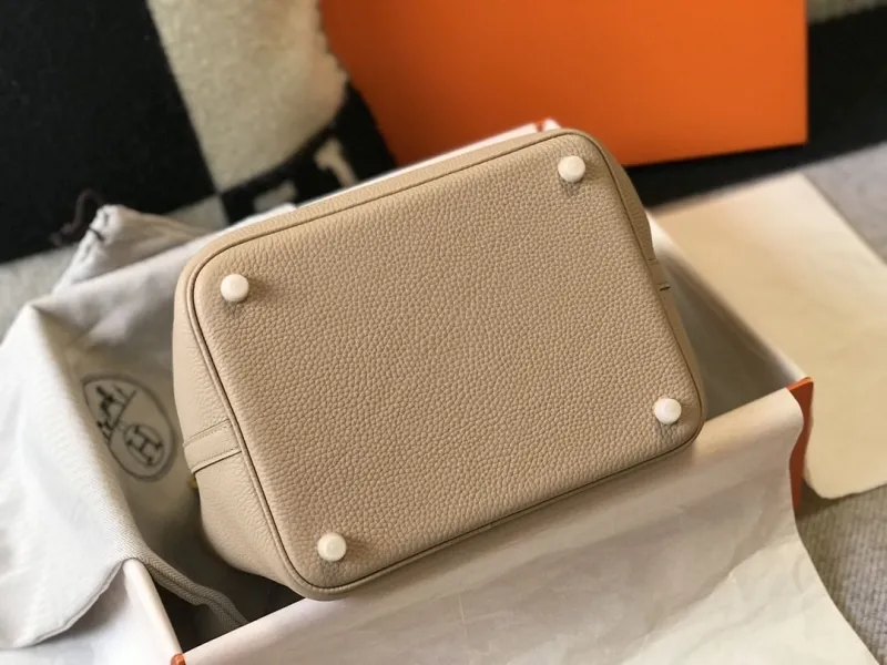 Hermes Picotin Light Beige Leather Bucket Bag - Image 4