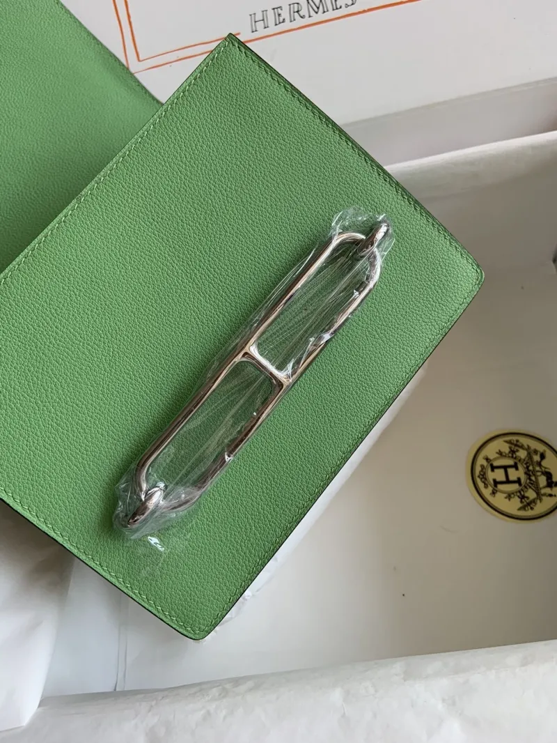 Hermes Green Roulis Leather Crossbody Bag - Image 4