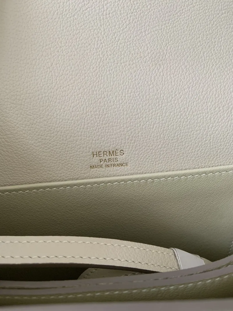 Hermes Cream Roulis Leather Crossbody Bag - Image 8