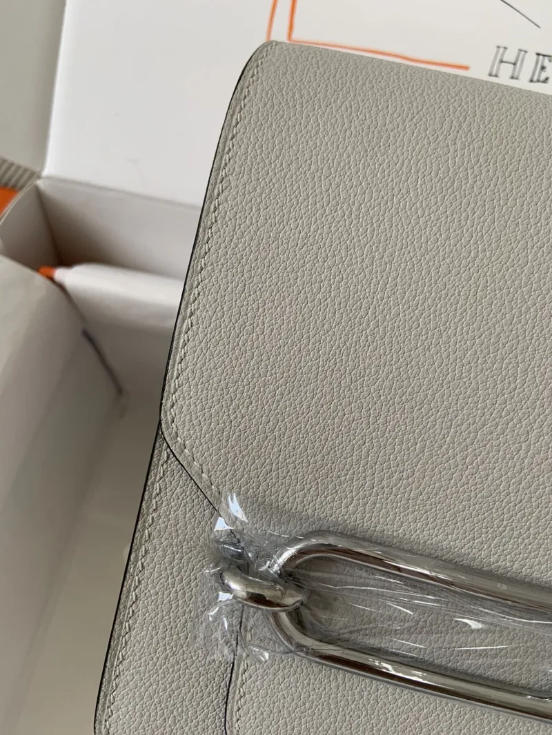 Hermes Light Gray Roulis Leather Shoulder Bag - Image 4