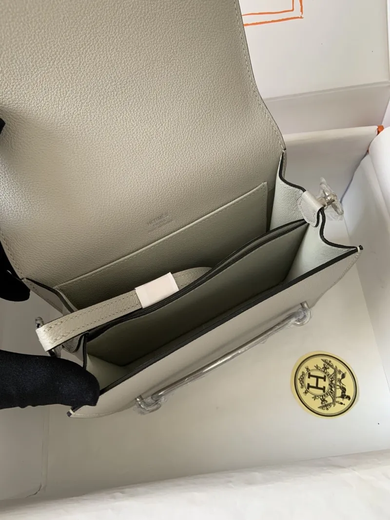 Hermes Light Gray Roulis Leather Shoulder Bag - Image 6