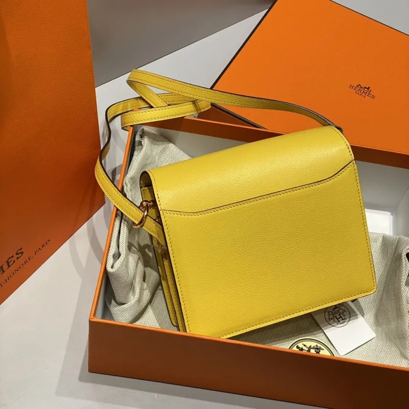 Alternative view of Hermes Roulis Bags-38