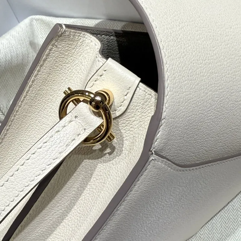 Hermes Cream Roulis Crossbody Bag - Image 6