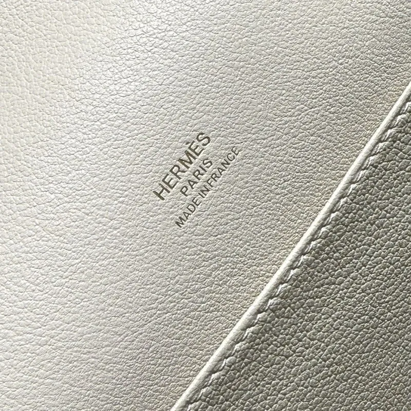 Hermes Cream Roulis Crossbody Bag - Image 7