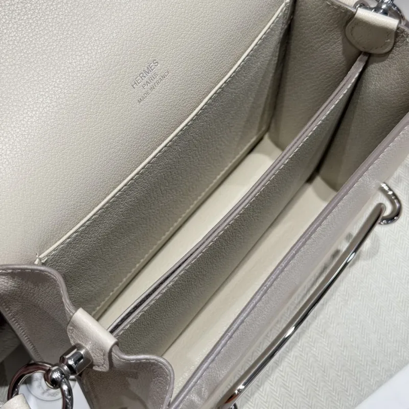 Hermes Cream Roulis Leather Crossbody Bag - Image 7