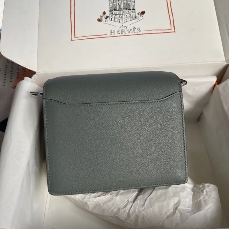 Hermes Roulis Gray Leather Crossbody Bag - Image 4