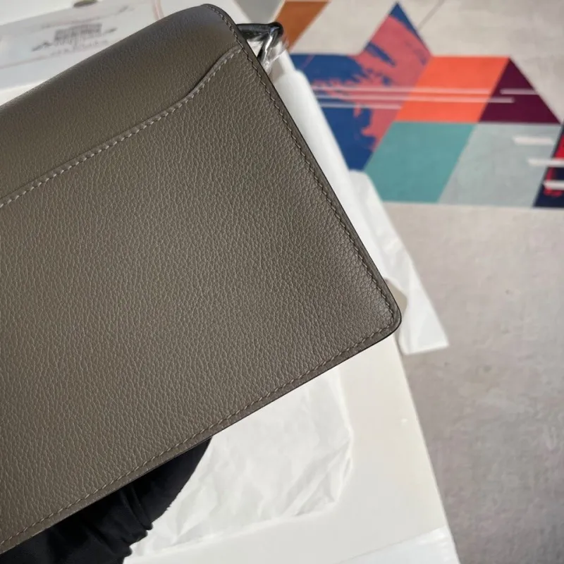 Hermes Roulis Gray Leather Shoulder Bag - Image 4
