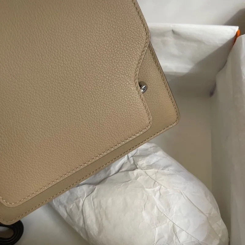 Hermes Beige Roulis Leather Crossbody Bag 93 - Image 7