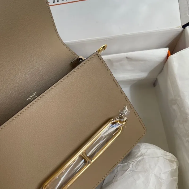 Hermes Beige Roulis Leather Crossbody Bag - Image 8