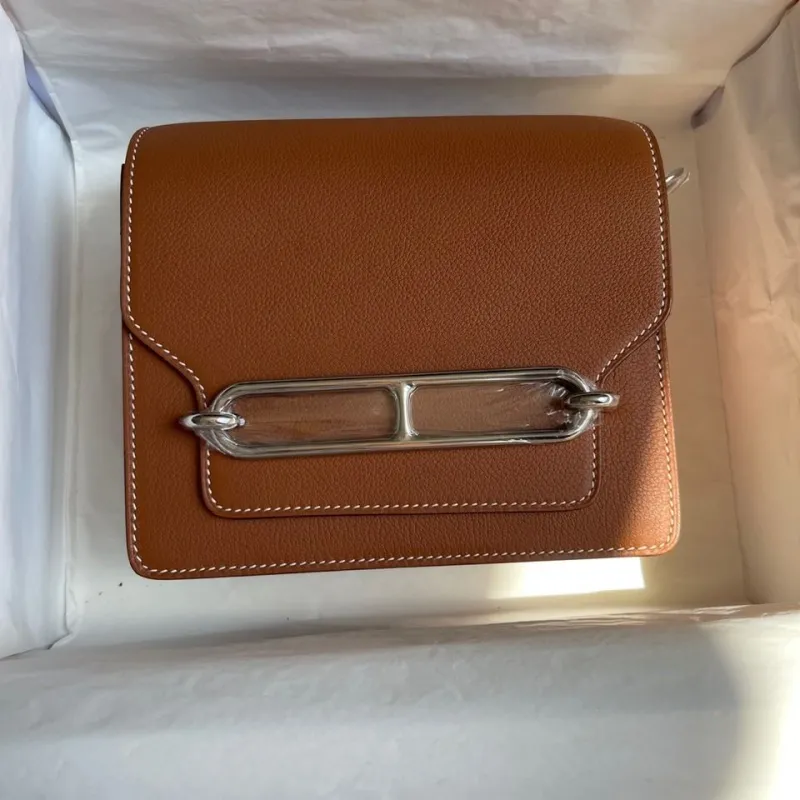 Hermes Brown Roulis Crossbody Bag - Image 4
