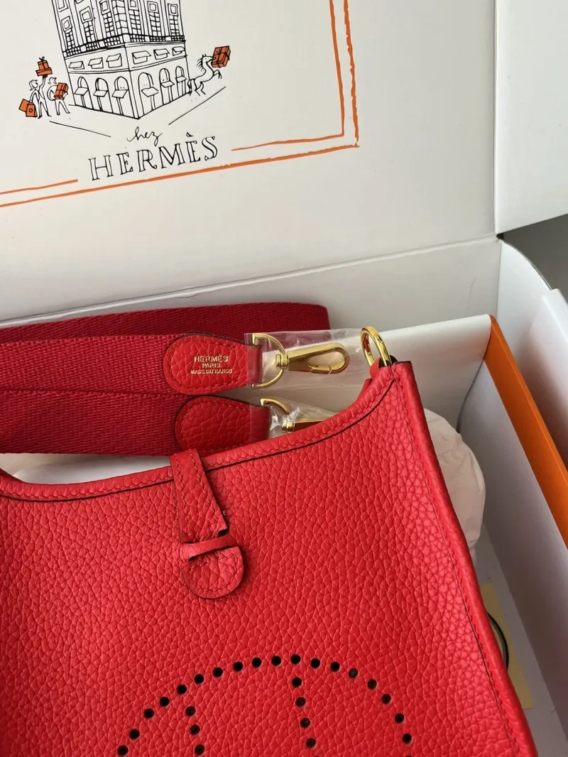 Hermes Red Crossbody Leather Bag - Image 4