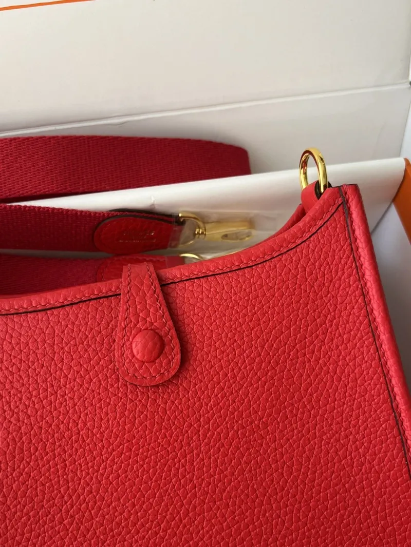 Hermes Red Crossbody Leather Bag - Image 5