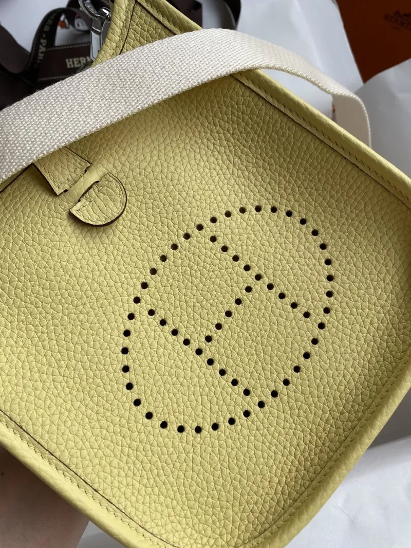 Hermes Pale Yellow Leather Crossbody Bag - Image 3