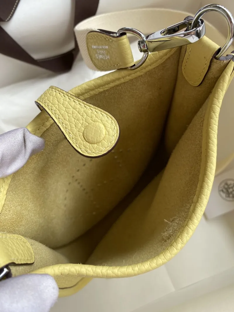Hermes Pale Yellow Leather Crossbody Bag - Image 8