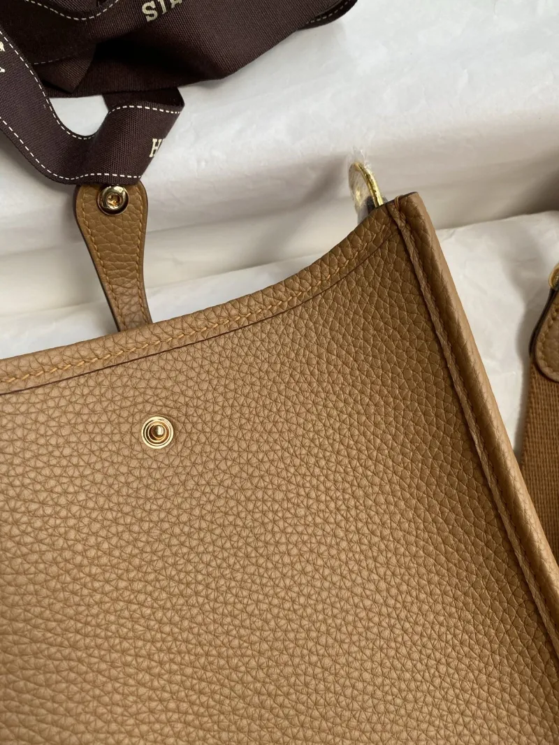 Hermes Tan Crossbody Satchel Bag - Image 8