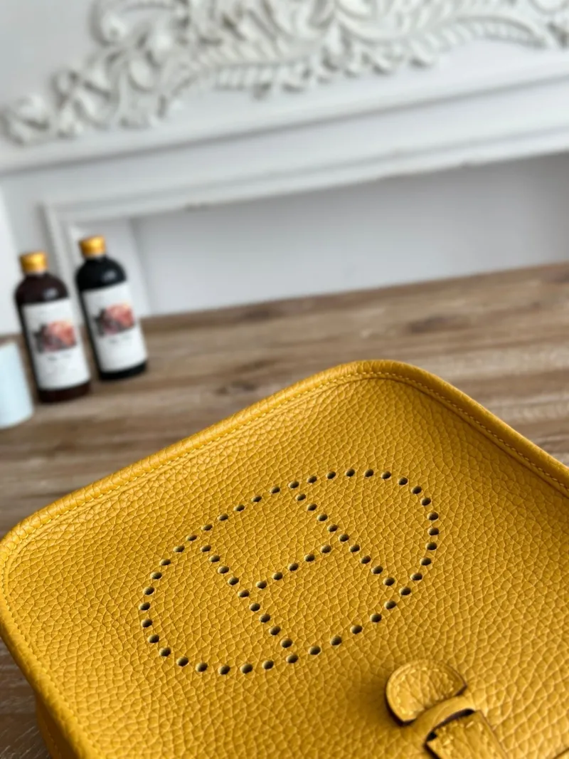 Hermes Yellow Crossbody Satchel Bag Size 26 - Image 4