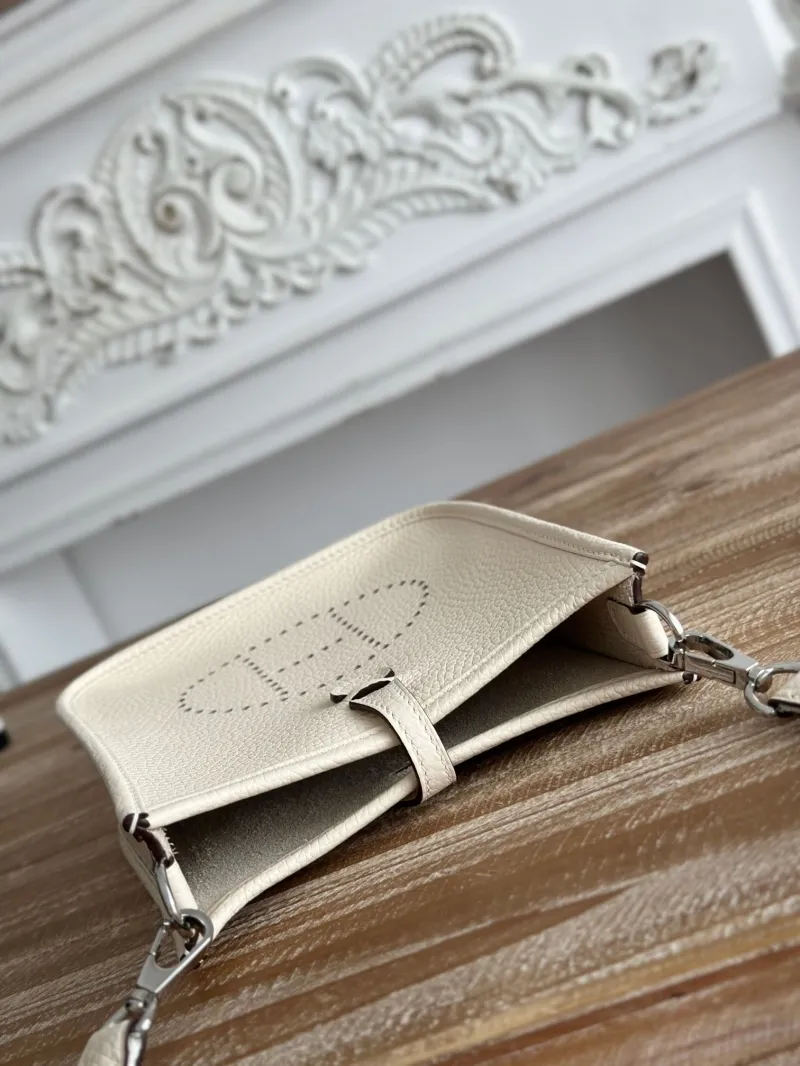 Hermes Cream Leather Crossbody Satchel Bag Size 28 - Image 6