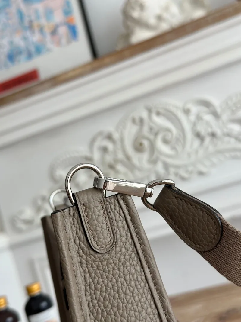 Hermes Gray Leather Crossbody Bag - Image 5