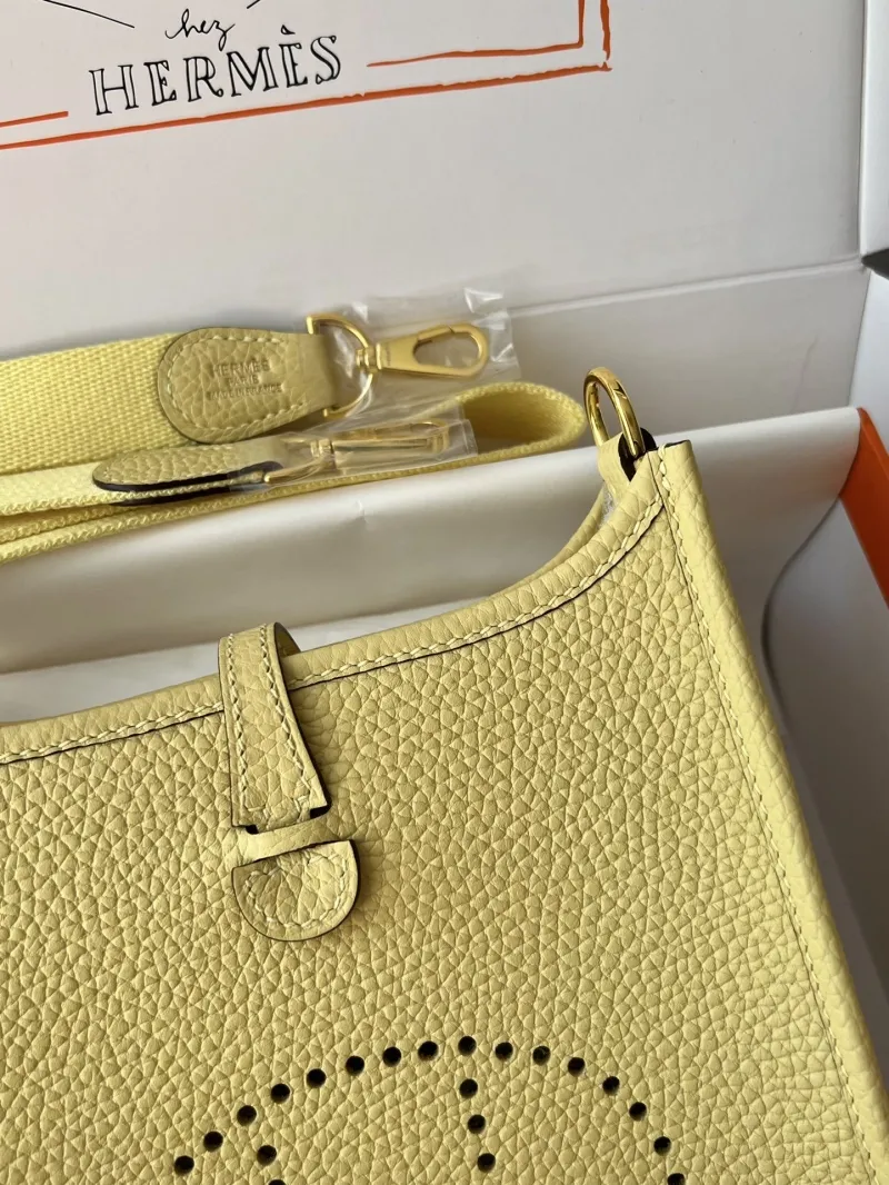 Hermes Pale Yellow Leather Crossbody Satchel Bag - Image 5