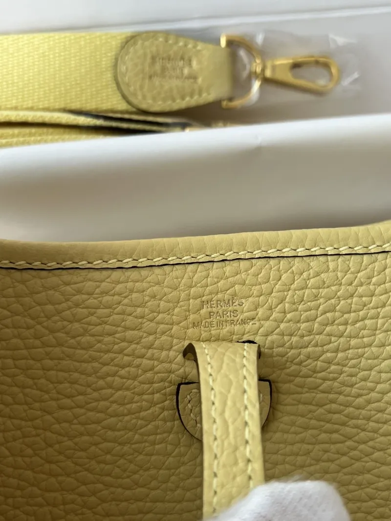 Hermes Pale Yellow Leather Crossbody Satchel Bag - Image 8
