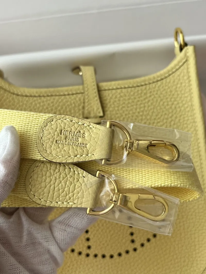 Hermes Pale Yellow Leather Crossbody Satchel Bag - Image 9