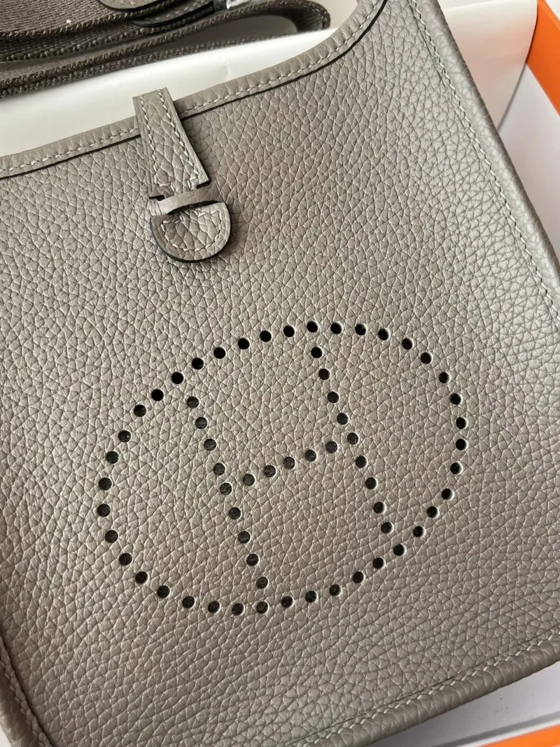 Hermes Gray Leather Crossbody Bag - Image 3