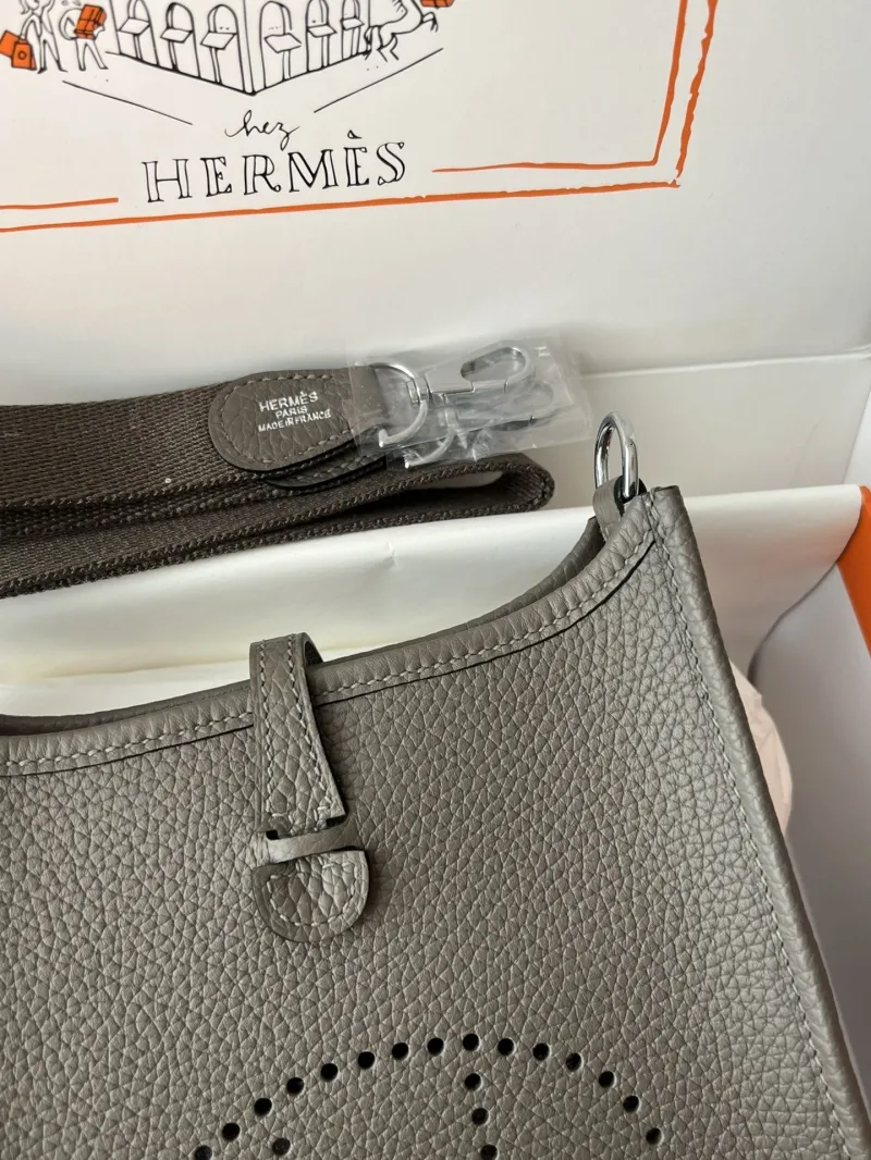 Hermes Gray Leather Crossbody Bag - Image 4