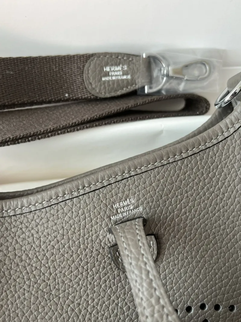 Hermes Gray Leather Crossbody Bag - Image 7