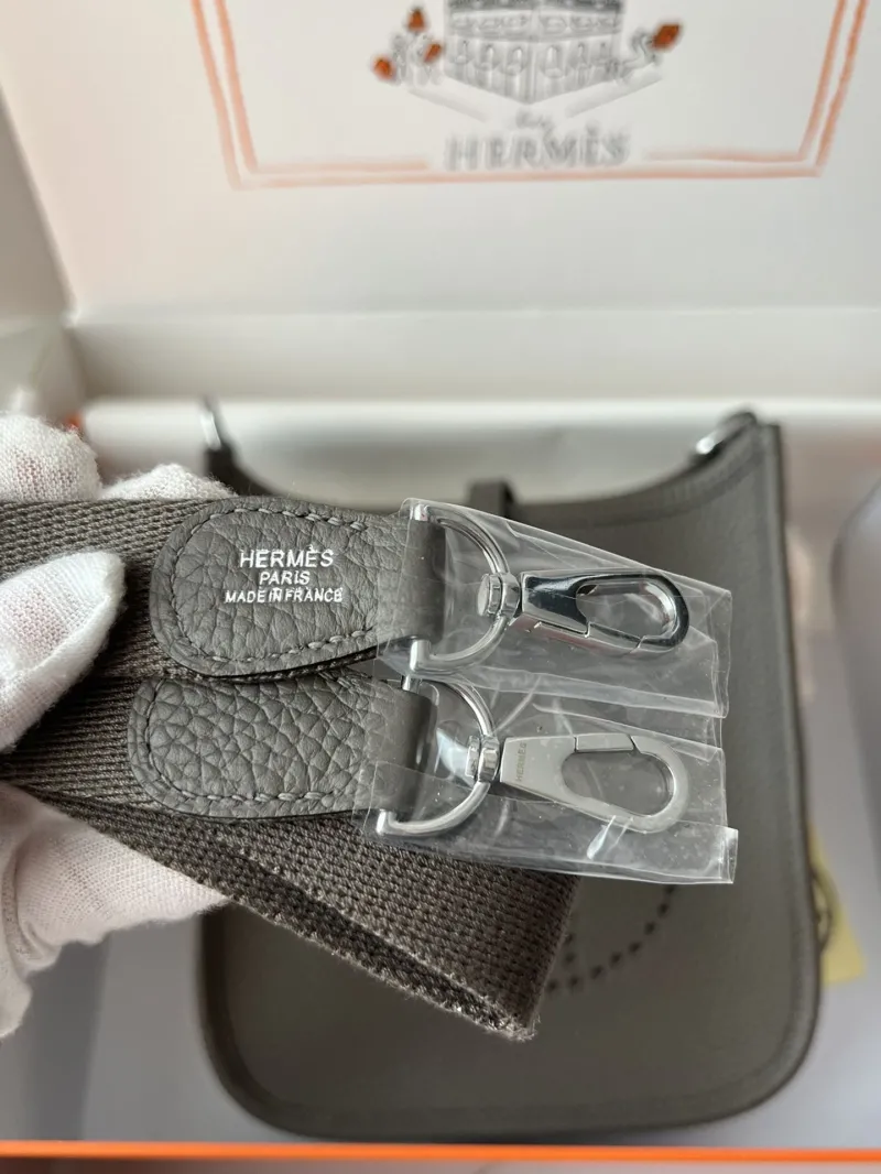 Hermes Gray Leather Crossbody Bag - Image 8
