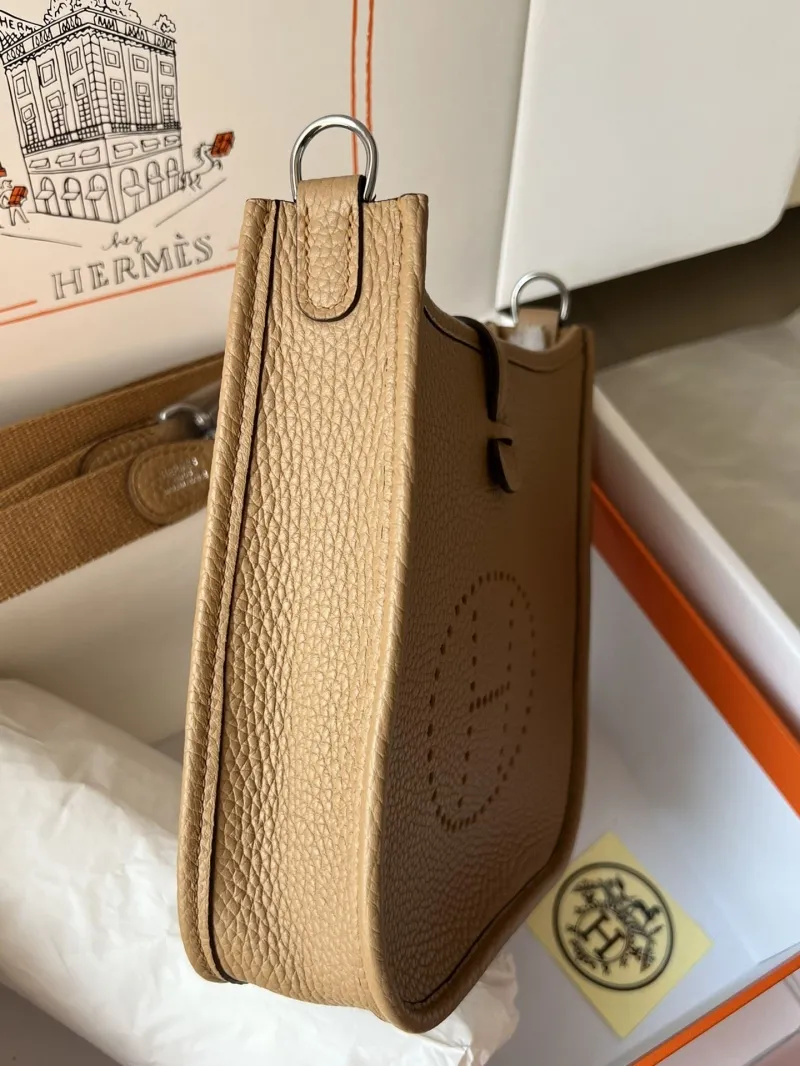 Hermes Tan Leather Crossbody Bag 61 - Image 3