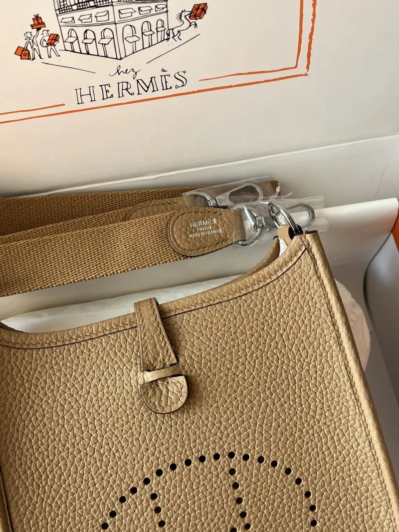Hermes Tan Leather Crossbody Bag 61 - Image 5