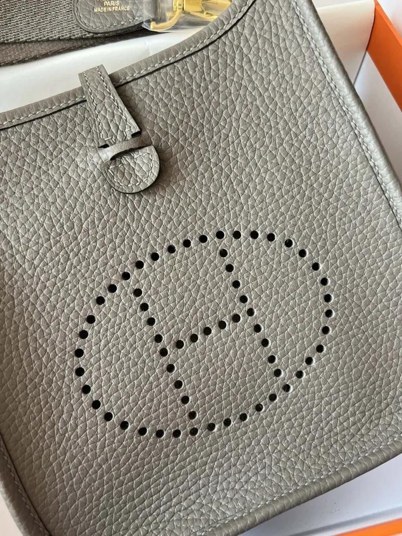 Hermes Gray Leather Crossbody Bag - Image 4