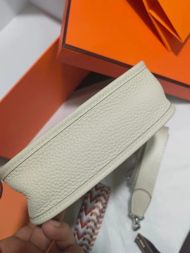 Hermes Cream Leather Crossbody Satchel Bag - Image 3