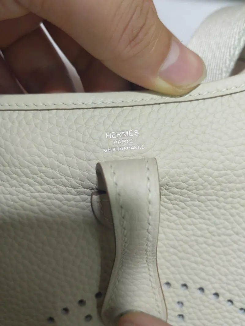 Hermes Cream Leather Crossbody Satchel Bag - Image 4