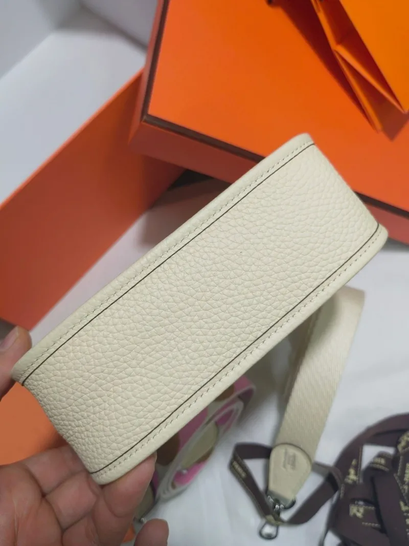 Hermes Cream Crossbody Satchel Bag - Image 4