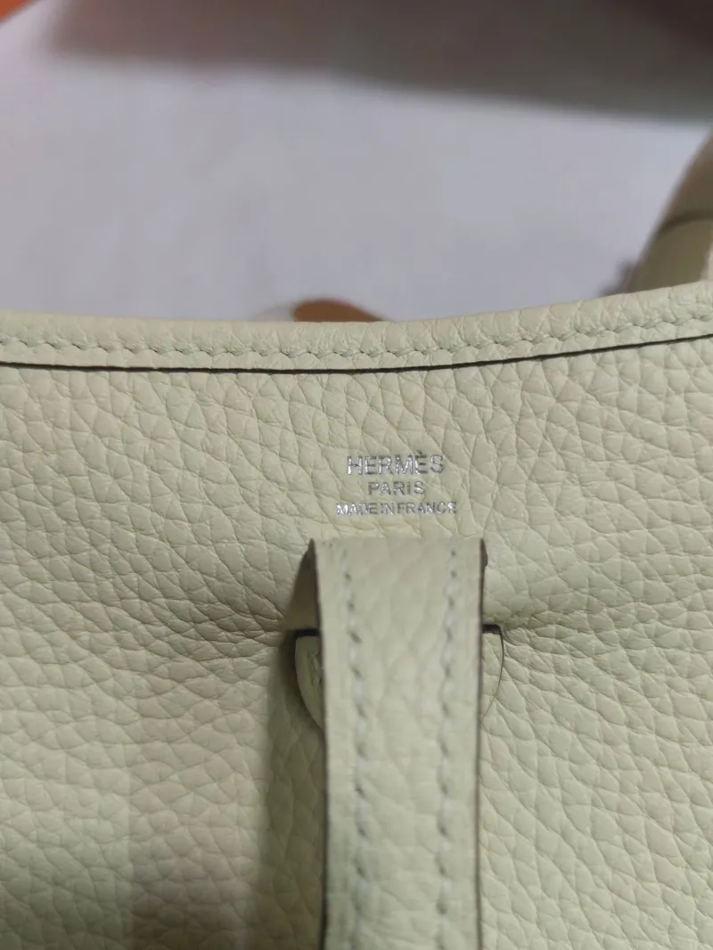 Hermes Cream Crossbody Satchel Bag - Image 6